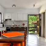 Koraca דירה Roč