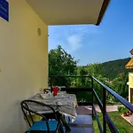 Koraca דירה Roč