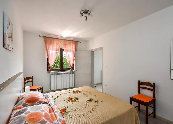 Koraca Apartamento Roč