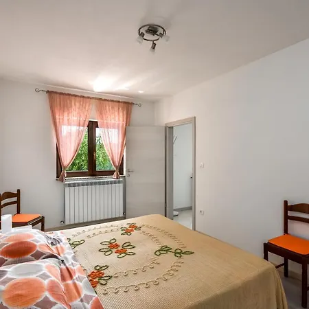 Koraca Apartmán Roč