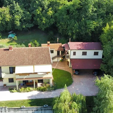 Koraca * Roč