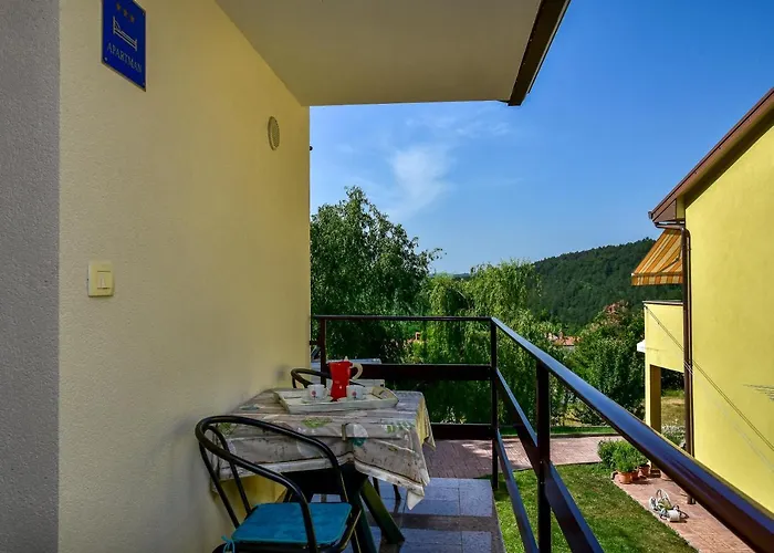 Koraca Διαμέρισμα Roč